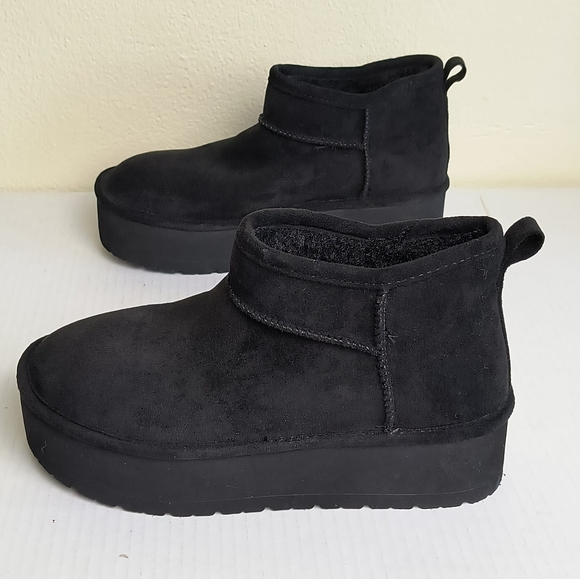Madden Girl Embracce Cozy Mini Platform Black Winter Bootie Sleek Design 7/7.5 - Picture 2 of 11